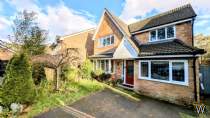 Main Photo of a 4 bedroom  Detached House for sale