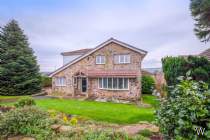 Main Photo of a 4 bedroom  Detached House for sale