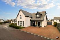 Main Photo of a 5 bedroom  Detached House for sale