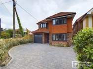 Main Photo of a 5 bedroom  Detached House for sale