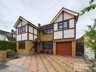 Main Photo of a 5 bedroom  Detached House for sale