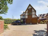 Main Photo of a 5 bedroom  Detached House for sale