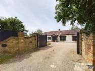 Main Photo of a 5 bedroom  Detached House for sale