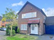 Main Photo of a 3 bedroom  Link Detached House to rent