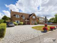 Main Photo of a 4 bedroom  Detached House for sale