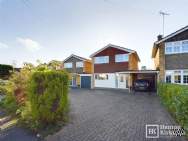 Main Photo of a 4 bedroom  Detached House for sale