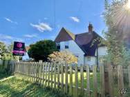 Main Photo of a 3 bedroom  Semi Detached House to rent