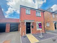 Main Photo of a 3 bedroom  Link Detached House for sale