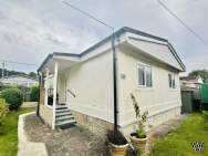 Main Photo of a 2 bedroom  Park Home for sale