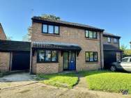 Main Photo of a 3 bedroom  Semi Detached House for sale