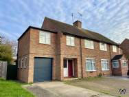 Main Photo of a 4 bedroom  Semi Detached House for sale