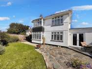 Main Photo of a 5 bedroom  Detached House for sale