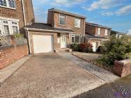 Main Photo of a 3 bedroom  Link Detached House for sale