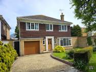 Main Photo of a 4 bedroom  Detached House for sale