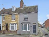 Main Photo of a 4 bedroom  End of Terrace House for sale