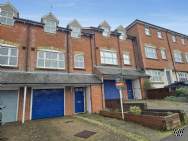 Main Photo of a 3 bedroom  Town House for sale