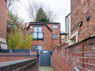 Main Photo of a 1 bedroom  Link Detached House to rent