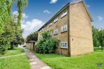 Main Photo of a 2 bedroom  Flat to rent