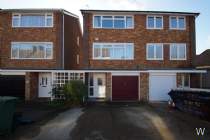 Main Photo of a 3 bedroom  Town House to rent