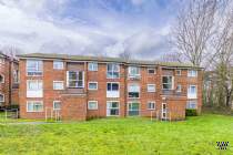 Main Photo of a 2 bedroom  Flat to rent