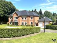 Main Photo of a 5 bedroom  Detached House for sale