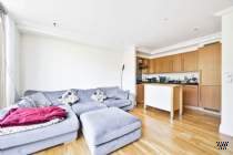 Main Photo of a 2 bedroom  Flat to rent