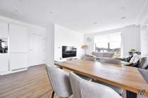 Main Photo of a 2 bedroom  Flat to rent