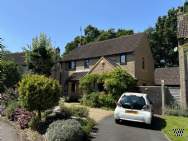 Main Photo of a 4 bedroom  Detached House for sale