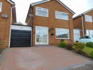 Main Photo of a 3 bedroom  Link Detached House for sale