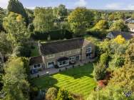 Main Photo of a 6 bedroom  Detached House for sale