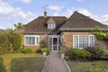 Main Photo of a 4 bedroom  Bungalow for sale