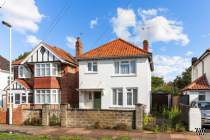 Main Photo of a 3 bedroom  Detached House for sale