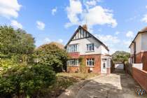 Main Photo of a 5 bedroom  Detached House for sale