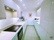 Main Photo of a 1 bedroom  Flat for sale