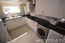 Main Photo of a 4 bedroom  Flat to rent