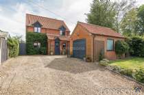 Main Photo of a 4 bedroom  Detached House for sale