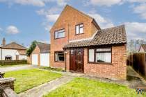 Main Photo of a 4 bedroom  Detached House for sale