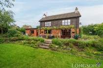 Main Photo of a 4 bedroom  Detached House for sale