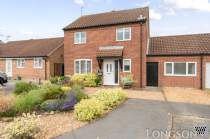 Main Photo of a 4 bedroom  Detached House for sale