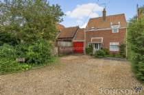 Main Photo of a 4 bedroom  Link Detached House for sale