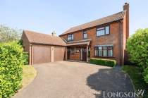 Main Photo of a 4 bedroom  Detached House for sale