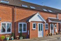 Main Photo of a 2 bedroom  Terraced House for sale