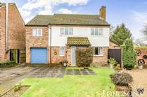 Main Photo of a 5 bedroom  Detached House for sale