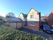 Main Photo of a 5 bedroom  Detached House for sale