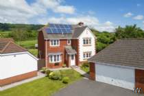 Main Photo of a 4 bedroom  Detached House for sale