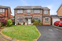 Main Photo of a 5 bedroom  Detached House for sale