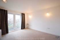 Main Photo of a 2 bedroom  Flat to rent