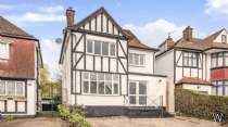 Main Photo of a 5 bedroom  Detached House for sale