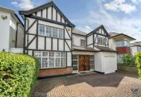 Main Photo of a 6 bedroom  Detached House for sale