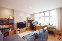 Main Photo of a 2 bedroom  Flat to rent